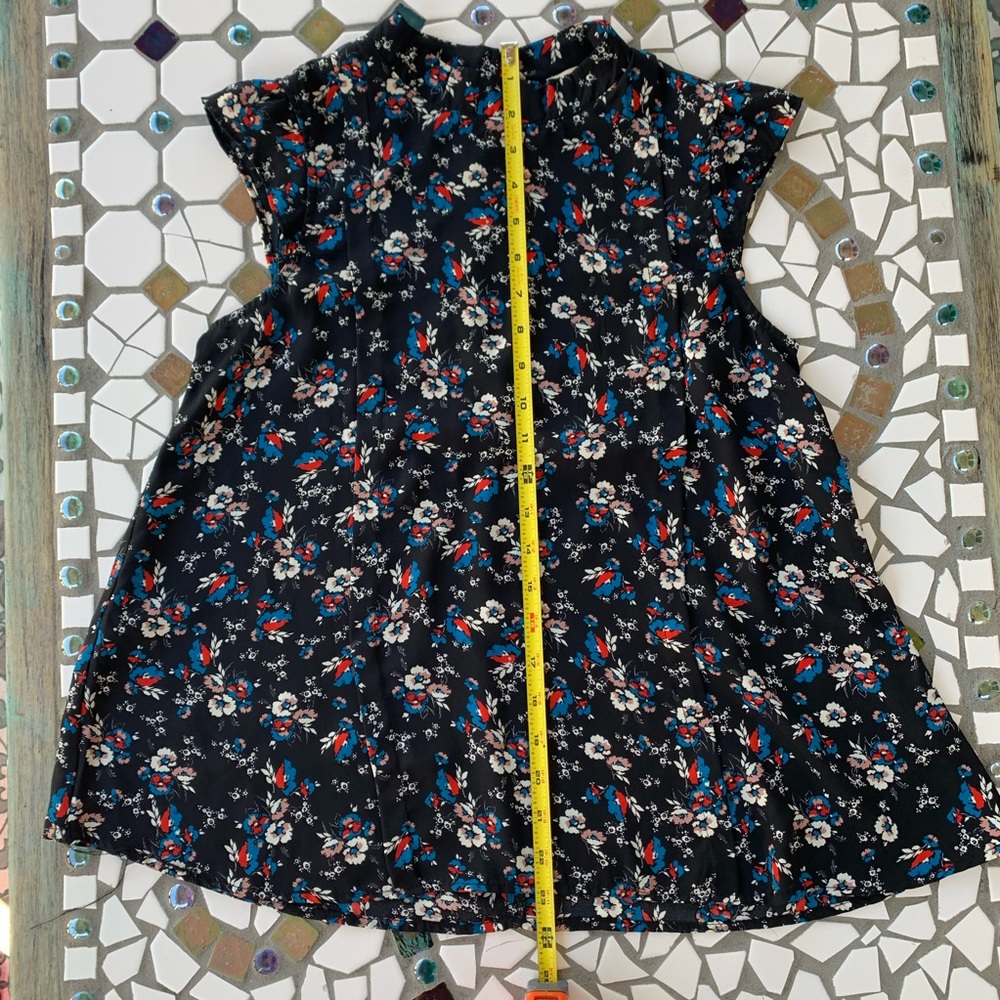Floral Top - Picture 6 of 12